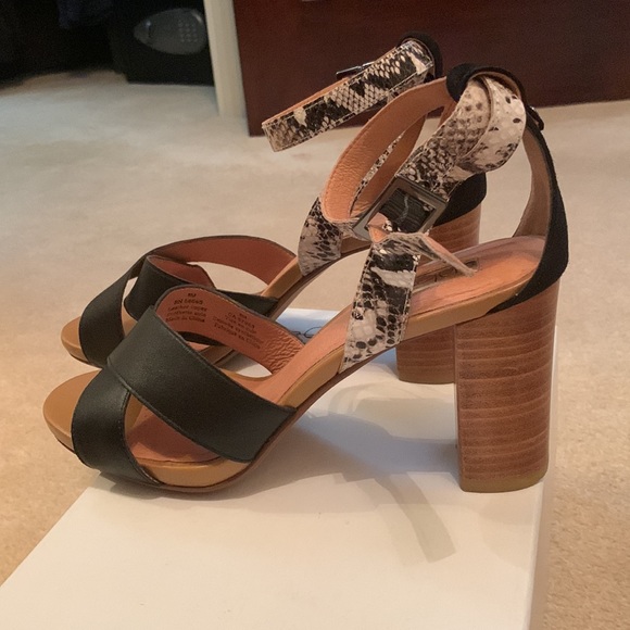 Halogen Hahaley-Lea Block Heel black leather with snake skin print straps - Picture 4 of 7